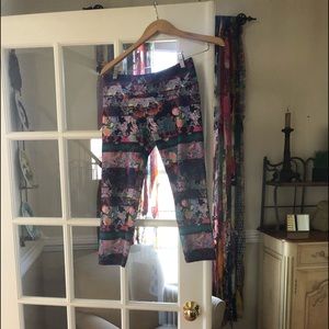 Onzie Capri Pant - beautiful design!